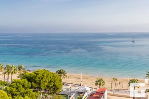 Nuevo Mexico 110C - Grupo Turis Comfortabel appartement met gemeenschappelijk zwembad in Calpe, Costa Blanca, Spanje voor 4 personen. Het appartement is gelegen nabij restaurants en bars, winkels en supermarkten, en is 25 m van het La Fossa strand....