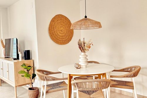 La Fossa Bay Agradable y cómodo apartamento con piscina comunitaria en Calpe, Costa Blanca, España para 4 personas. El apartamento está situado cerca de restaurantes y bares, tiendas y supermercados, y se encuentra a 25 m de la playa La Fossa de Calpe....