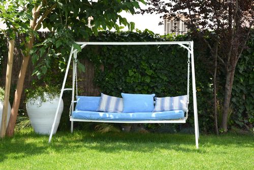 La Colonial 5 minutos andanodo de playa de Sitges y 15 del centro Diseño  Renovada 100% Luxuriöse Villa mit beheiztem Pool in Barcelona, Spanien, für 7 Personen. Die Villa befindet sich in einem Wohngebiet am Strand, in der Nähe von Restaurants und Bars und 500 m vom Strand entfernt....