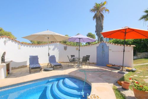 Iris Piękna i komfortowa willa w Xàbia, Costa Blanca, Hiszpania dla 4 osób. Dom posiada 2 sypialnie i 2 łazienki....