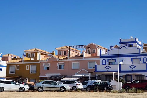 Casa Nova Mooie en vrolijke woning in San Juan de los Terreros, Andalusië, Spanje, met een gemeenschappelijk zwembad voor 4 personen. De woning is gelegen in een strandresort, in een residentieel en bergachtig kustgebied, dicht bij winkels en supermarkten en op 200 m van het strand....