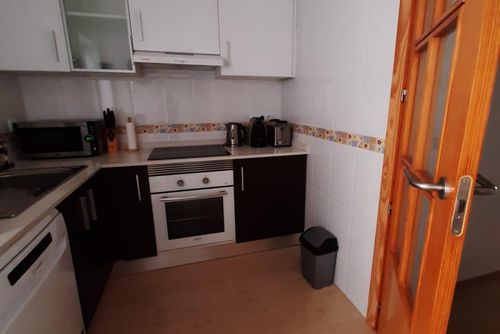 Casa Ana Hermosa y alegre casa en San Juan de los Terreros, Andalucía, España, con piscina comunitaria para 4 personas. La casa está situada en un complejo vacacional, en una zona residencial y montañosa cercana a la playa, a poca distancia de tiendas y supermercados, y a 100 m de la playa....