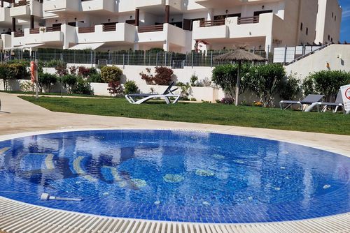 Casa Aliza Mooi en vrolijk appartement met gezamenlijke zwembad in San Juan de los Terreros, Andalusië, Spanje voor 4 personen. Het appartement bevindt zich in een vakantiecomplex met bar en restaurant, in een kust- en bergachtige omgeving, dicht bij supermarkten en een tennisbaan en op 500 m van het strand....