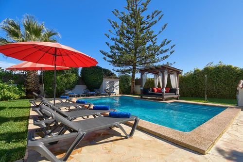 Las Marinas Winter Beautiful and comfortable villa in Dénia, Costa Blanca, Spain with private pool for 8 people. The house is situated in a rural and residential beach area, close to restaurants and bars, 500 m from Las Marinas, Dénia beach and 0....