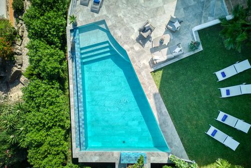 Vista del Mar 4 Maravillosa y encantadora villa con piscina privada en Denia, Costa Blanca, España, para 4 personas. La casa está situada en una zona residencial y montañosa, a 3 km de la playa de La Marineta Cassiana....