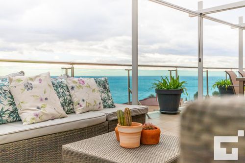 Borumbot 38 Hermoso y cómodo apartamento con piscina comunitaria en Calpe, Costa Blanca, España, para 4 personas. El apartamento está situado en una zona urbana, cerca de restaurantes y bares, tiendas y supermercados, y se encuentra a 200 m de la playa de Los Pinos....