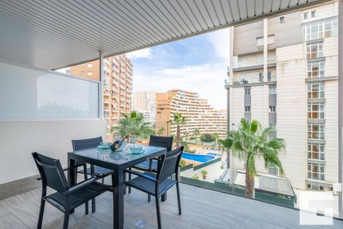 Calpe Beach II 3C Bel appartement confortable à Calpe, Costa Blanca, Espagne, avec une piscine commune pour 5 personnes. L'appartement est situé à proximité de restaurants et bars, de boutiques et supermarchés, et se trouve à 25 m de la plage de Levante ou de La Fossa....