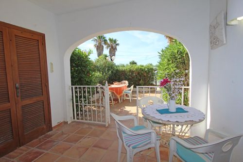 Casa Rinconcito Rustieke en prachtige woning met gemeenschappelijk zwembad in Moraira, Costa Blanca, Spanje voor 6 personen. De woning is gelegen in een landelijke en residentiële omgeving en bevindt zich op 3 km van het strand....