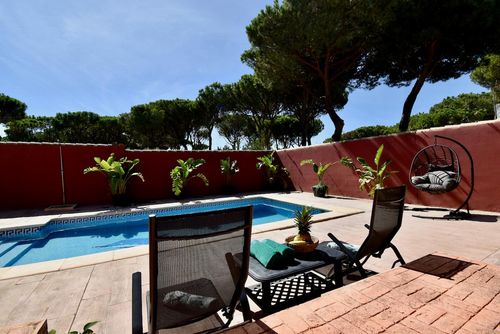 Carmen Beautiful and comfortable villa with private pool in Chiclana de la Frontera, Costa de la Luz, Spain for 6 persons. The house is situated in a rural beach area....