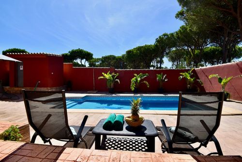 Carmen Hermosa y cómoda villa con piscina privada en Chiclana de la Frontera, Costa de la Luz, España, para 6 personas. La casa se encuentra en una zona rural cercana a la playa....