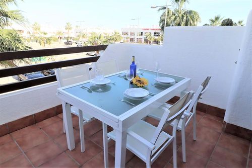 Lorandalou WINTER Heerlijk en vrolijk appartement met gemeenschappelijk zwembad in San Juan de los Terreros, Andalusië, Spanje voor 4 personen. Het appartement is gelegen in een vakantieresort, in een residentieel en bergachtig gebied dicht bij het strand, vlakbij supermarkten en op 200 m van het strand....