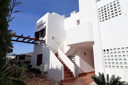 Lorandalou WINTER Heerlijk en vrolijk appartement met gemeenschappelijk zwembad in San Juan de los Terreros, Andalusië, Spanje voor 4 personen. Het appartement is gelegen in een vakantieresort, in een residentieel en bergachtig gebied dicht bij het strand, vlakbij supermarkten en op 200 m van het strand....