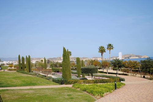 Casa Izzi WINTER Charmant et ensoleillé appartement avec piscine commune à San Juan de los Terreros, Andalousie, Espagne, pour 4 personnes. L'appartement est situé dans un complexe de vacances, dans un quartier résidentiel proche de la plage, à proximité de restaurants et bars, supermarchés et d'un court de tennis, et se trouve à 500 m de la plage de Playa Nardos....