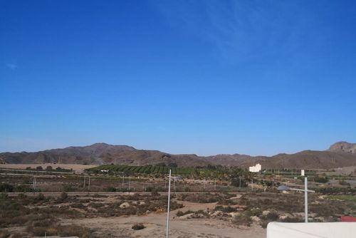 Casa Izzi WINTER Mooi en vrolijk appartement met gemeenschappelijk zwembad in San Juan de los Terreros, Andalusië, Spanje voor 4 personen. Het appartement is gelegen in een vakantiedomein, in een woongebied vlakbij het strand, dicht bij restaurants en bars, supermarkten en een tennisbaan en op 500 m van Nardos Strand....