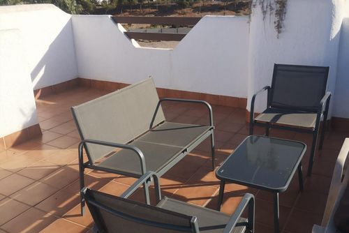 Casa Izzi WINTER Mooi en vrolijk appartement met gemeenschappelijk zwembad in San Juan de los Terreros, Andalusië, Spanje voor 4 personen. Het appartement is gelegen in een vakantiedomein, in een woongebied vlakbij het strand, dicht bij restaurants en bars, supermarkten en een tennisbaan en op 500 m van Nardos Strand....