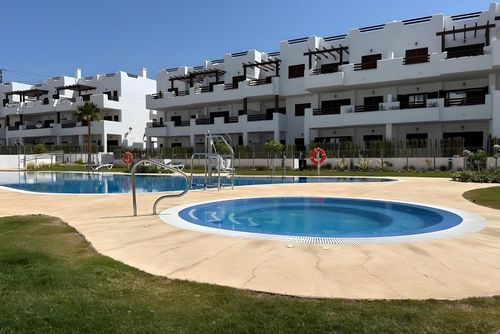 Casa Max WINTER Charmant en vrolijk appartement met gemeenschappelijk zwembad in San Juan de los Terreros, Andalusië, Spanje voor 6 personen. Het appartement is gelegen in een vakantiecomplex met een bar en restaurant, in een kust- en bergachtig gebied, dicht bij supermarkten en een tennisbaan en 500 m van het strand....