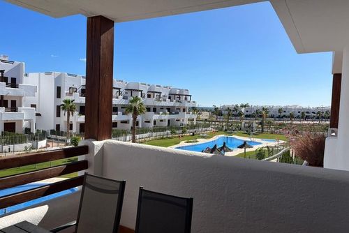 Casa Jenny WINTER Modern en vrolijk appartement in San Juan de los Terreros, Andalusië, Spanje met gemeenschappelijk zwembad voor 4 personen. Het appartement is gelegen in een vakantieoord, in een kust- en woongebied, dicht bij supermarkten en op 500 m van het strand....