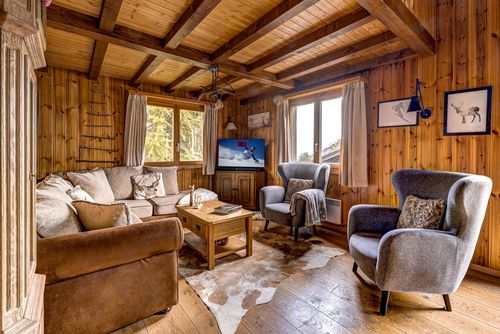 Chalet d'Arbi Rustikales und komfortables Ferienhaus in La Tzoumaz, Vier Täler, Schweiz für 11 Personen. Das Haus befindet sich in einer bergigen Gegend....