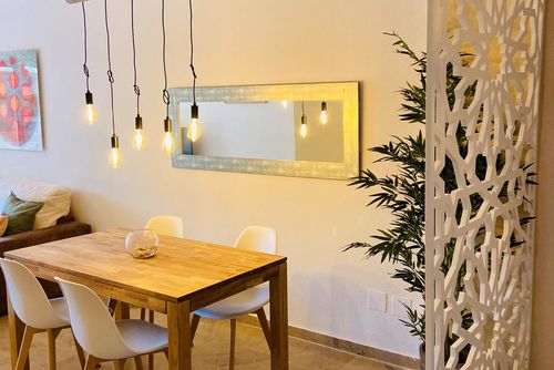 Lovely renovated apartement Casares Costa Dejlig og komfortabel lejlighed med fælles pool i Casares Costa, Andalusien, Spanien til 4 personer. Lejligheden er beliggende i et beboelsesområde ved stranden, tæt på restauranter og barer, og er kun 1 km fra Playa Chico stranden....
