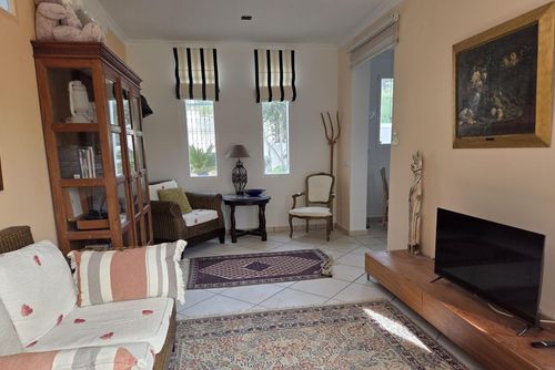 Casita Palmera Bel appartement confortable à Altea, Costa Blanca, Espagne, avec piscine commune pour 4 personnes. L'appartement est situé dans un quartier résidentiel côtier et vallonné....