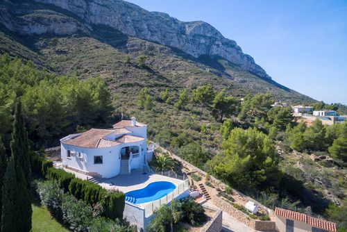 Finca Serena Lovely and cheerful villa in Denia, Costa Blanca, Spain with private pool for 8 persons. The house is situated in a residential and mountainous area and at 4 km from La Marineta Cassiana beach....