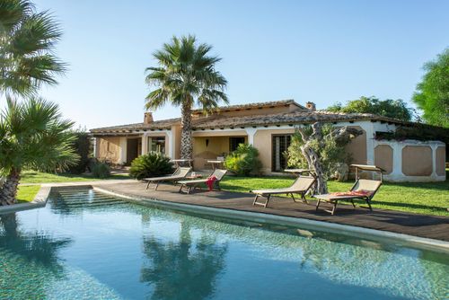 Villa Citrea Villa with private pool in Selinunte, Sicily, Italy for 8 persons. The house has 4 bedrooms and 4 bathrooms....