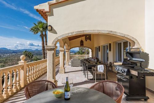 El Hayuco Mooie en comfortabele vakantiewoning met verwarmd zwembad in Javea, Costa Blanca, Spanje voor 8 personen. Het huis is gelegen in een woonwijk....