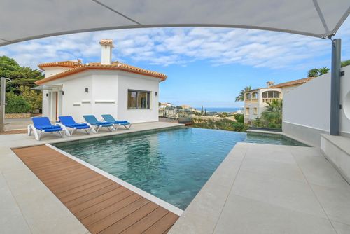 Anna y Emma Moderne und luxuriöse Villa mit privatem Pool in Denia, Costa Blanca, Spanien für 6 Personen. Das Haus liegt 5 km von Xàbia entfernt....