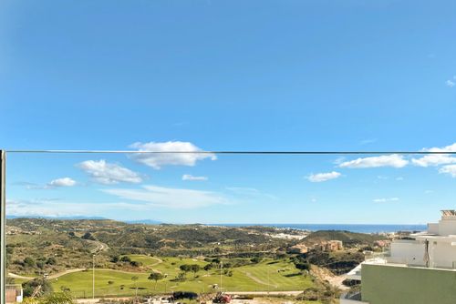 Ipanema 611 Moderno y lujoso apartamento en Mijas Costa, Andalucía, España, con piscina comunitaria para 4 personas. El apartamento se encuentra en un complejo, en una zona residencial y montañosa, cerca de un campo de golf, a 4 km de la playa de La Cala y a 4 km de La Cala....