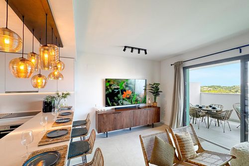 Ipanema 611 Modern en luxueus appartement met gemeenschappelijk zwembad in La Cala de Mijas, Andalusië, Spanje voor 4 personen. Het appartement bevindt zich in een resort, in een kust-, heuvelachtige en residentiële omgeving, dicht bij een golfbaan, op 4 km van Playa la Cala strand en op 4 km van La Cala....