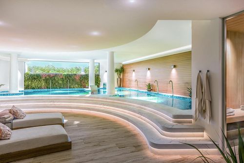 Ipanema 611 Apartamento moderno y lujoso en Mijas Costa, Andalucía, España, con piscina comunitaria para 4 personas. El apartamento se encuentra en un complejo, en una zona residencial y montañosa, cerca de un campo de golf, a 4 km de la playa de La Cala y a 4 km de La Cala....