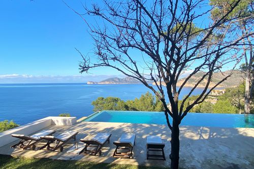 Son Gap Descubre el paraíso en la Villa Son Gap   Playa a 2 kms  Vista Impresionante  Alto diseño   Comoda Luxury villa with private pool in Andratx, Majorca, Spain for 10 persons. The villa is situated in a wooded, residential, and mountainous area, and is 1 km from the beach....