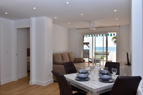 Barrosa Mar E Modern and comfortable apartment in La Barrosa, Costa de la Luz, Spain for 4 persons. The apartment is situated in a residential beach area, close to restaurants and bars, shops and supermarkets, 50 m from La Barrosa beach and 0....