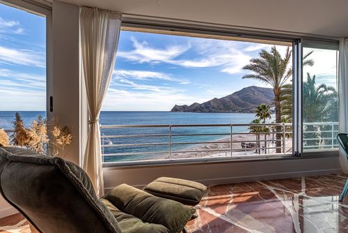 Altea Bay Apartamento Wunderschöne und freundliche Wohnung in Altea, Costa Blanca, Spanien für 4 Personen. Die Wohnung befindet sich in einem Wohngebiet am Strand, in der Nähe von Restaurants und Bars, Geschäften und Supermärkten, und nur 50 m vom Strand Albir-Altea entfernt....