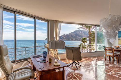 Altea Bay Apartamento Wunderschöne und freundliche Wohnung in Altea, Costa Blanca, Spanien für 4 Personen. Die Wohnung befindet sich in einem Wohngebiet am Strand, in der Nähe von Restaurants und Bars, Geschäften und Supermärkten, und nur 50 m vom Strand Albir-Altea entfernt....