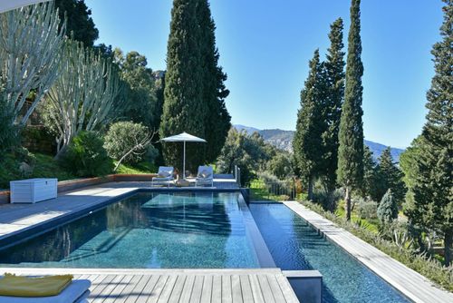 Villa Manna Villa à Cefalù, Sicile, Italie avec une piscine privée pour 8 personnes. La maison est située dans une zone côtière vallonnée et se trouve à 4 km de la plage....