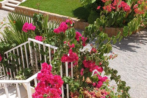 Casa Antonio Rustik hus med fælles pool i San Juan de los Terreros, Andalusien, Spanien til 4 personer. Huset ligger i en badeby, i et boligområde ved stranden og i bjergrigt terræn, tæt på butikker og supermarkeder og 100 m fra stranden....