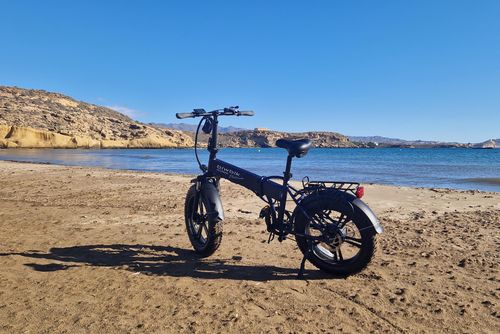 Casa Antonio Rustieke woning met gemeenschappelijk zwembad in San Juan de los Terreros, Andalusië, Spanje voor 6 personen. De woning is gelegen in een badplaats, in een residentieel en bergachtig strandgebied, dichtbij winkels en supermarkten en op 100 m van het strand....
