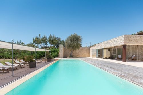Villa Vivaio Villa à Noto, Sicile, Italie avec piscine privée pour 9 personnes. La maison est située....