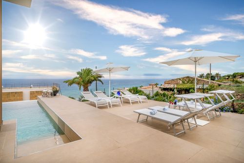 Villa Tiche Villa avec piscine privée à Sciacca, Sicile, Italie pour 10 personnes. La maison est située à 1 km de la plage....