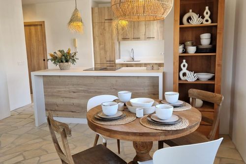 Appartement Feliza l'Arenal Prachtig appartement in Javea, Costa Blanca, Spanje voor 4 personen. Het appartement is gelegen in een stedelijk strandgebied, dichtbij restaurants en bars, winkels en supermarkten en op 500 m van het strand....