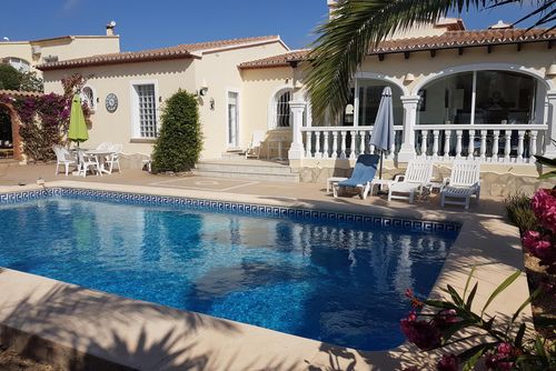 Casa Creativa Villa mit privatem Pool in Benitachell, Costa Blanca, Spanien, für 6 Personen. Das Haus befindet sich in einer Wohngegend....