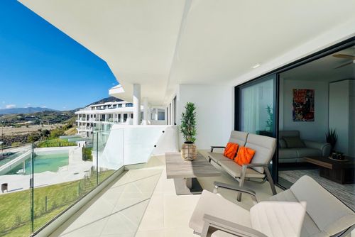 Lomas del Higueron Fuengirola Apartment with communal pool in Fuengirola, Andalusia, Spain for 6 persons. The apartment is situated in a coastal, hilly, and residential area and is 2 km from the beach....