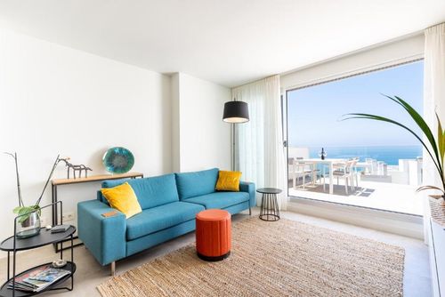 Bahia de Torrequebrada Wunderschöne und luxuriöse Wohnung in Benalmadena, Andalusien, Spanien für 4 Personen. Die Wohnung befindet sich in einer Küstenregion, in der Nähe von Restaurants und Bars, 500 Meter vom Strand Playa de la Yuca und 4 Kilometer von Benalmadena entfernt....