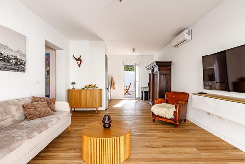 Albir Casa Marleen Wonderful and comfortable villa in Albir, Costa Blanca, Spain with a private pool for 10 persons. The house is situated in a coastal and urban area, close to restaurants and bars, shops and supermarkets, 500 m from Albir beach and 1 km from Albir town....