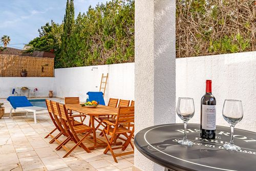 Albir Casa Marleen Wonderful and comfortable villa with private pool in Albir, Costa Blanca, Spain for 10 persons. The house is situated in a coastal and urban area, close to restaurants and bars, shops and supermarkets, 500 m from Albir beach and 1 km from Albir....
