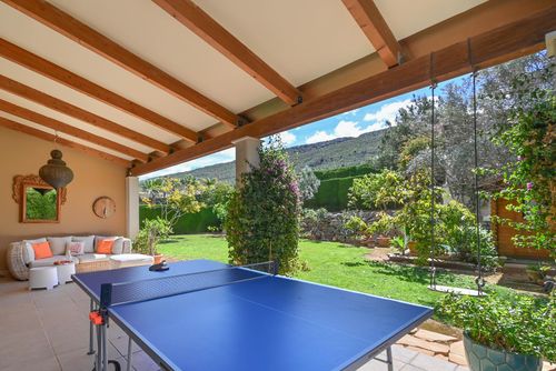 Alondra Prachtige en comfortabele villa met een privézwembad in Jávea, Costa Blanca, Spanje voor 6 personen. Het huis bevindt zich in een residentiële strandomgeving en ligt 3 km van Benitachell....