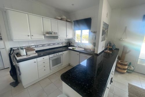 Beaumont Maravillosa y encantadora villa con piscina privada en Javea, Costa Blanca, España, para 6 personas. La casa está situada cerca de restaurantes y bares y a 3 km de la playa Arenal....