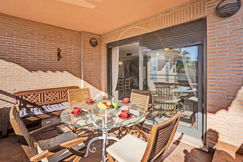 Albatros 4 pax Grand et agréable appartement à Jávea, Costa Blanca, Espagne avec piscine commune pour 4 personnes. L'appartement est situé dans une zone résidentielle en bord de plage, à 1 km de la plage Montañar I, à 3 km du port de Jávea et à 1 km de la mer Méditerranée....
