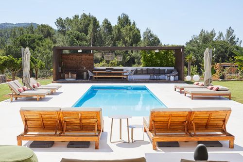 Can Pep Sa Guaita  Descubre el paraíso y la magia de en Ibiza   Playas  a 8 minutos en coche Luksusvilla i San Juan, Ibiza, Spanien med privat pool til 16 personer. Villaen er beliggende i et bakket, landligt og skovklædt strandområde....
